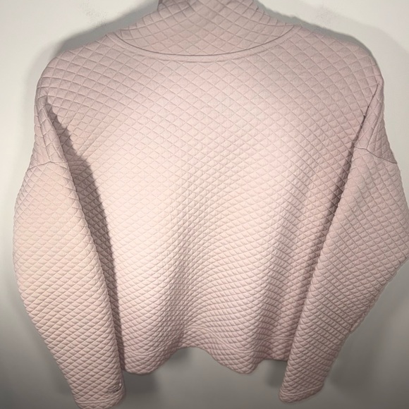 New Balance Quilted Textured Pink Cowl Neck Long Pullover Sweater Size Medium - Picture 5 of 14
